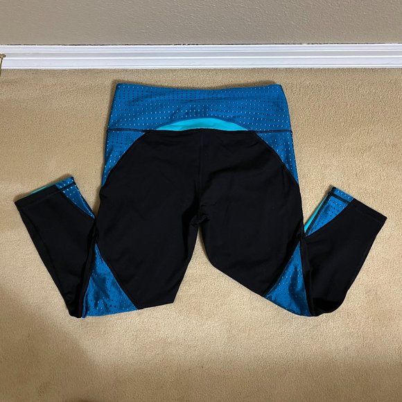 Victoria's Secret Jacket and Cropped Pants Workout Set - Picture 7 of 8